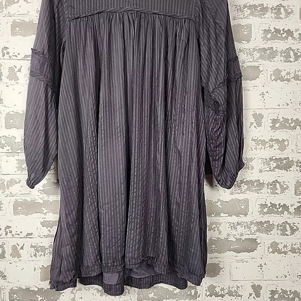NWOT Carly Jean Los Angeles Navy Sheith Raw Hem Long Sleeve Midi Dress - Picture 3 of 16